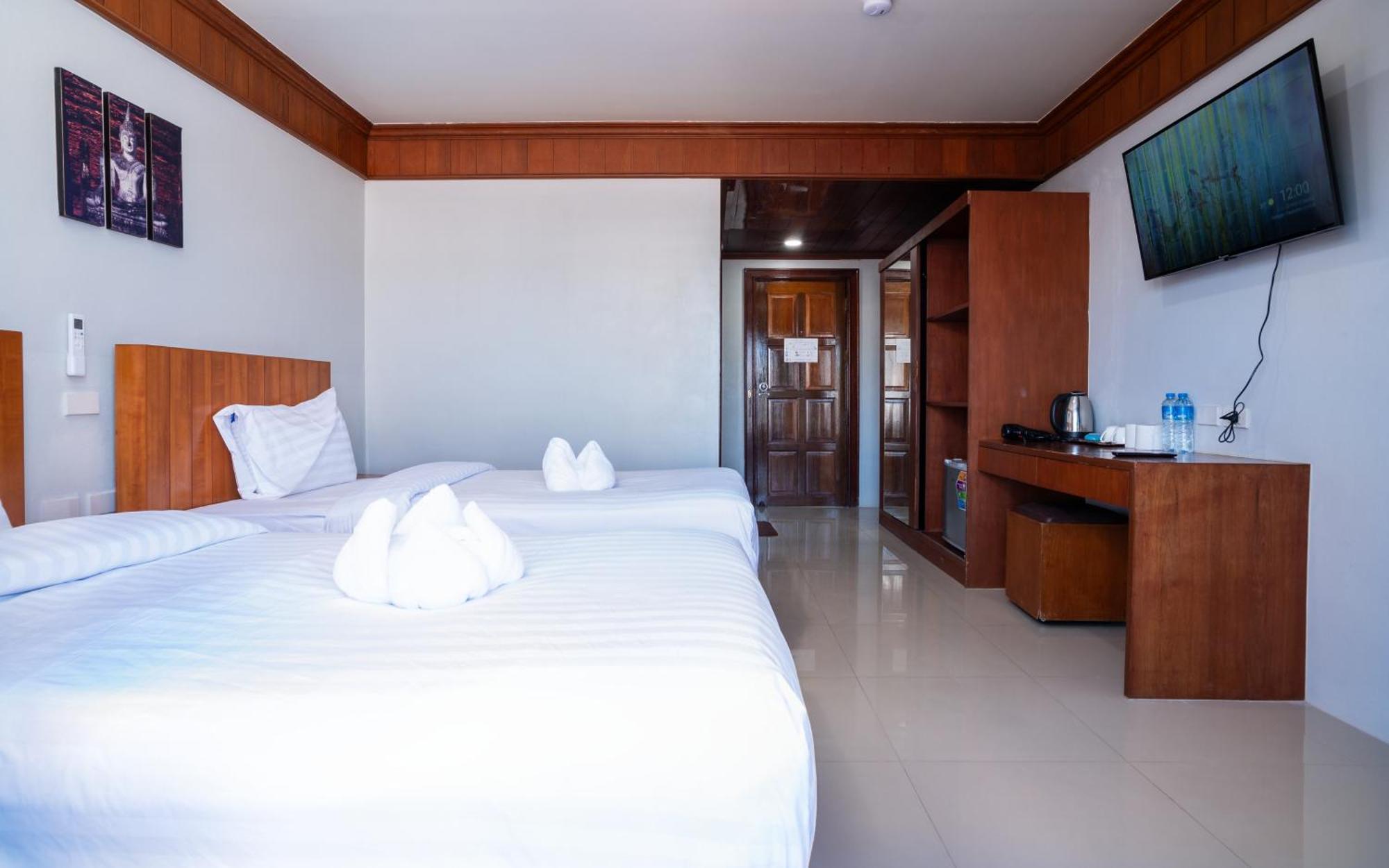 Gp House Phuket Patong Beach Esterno foto