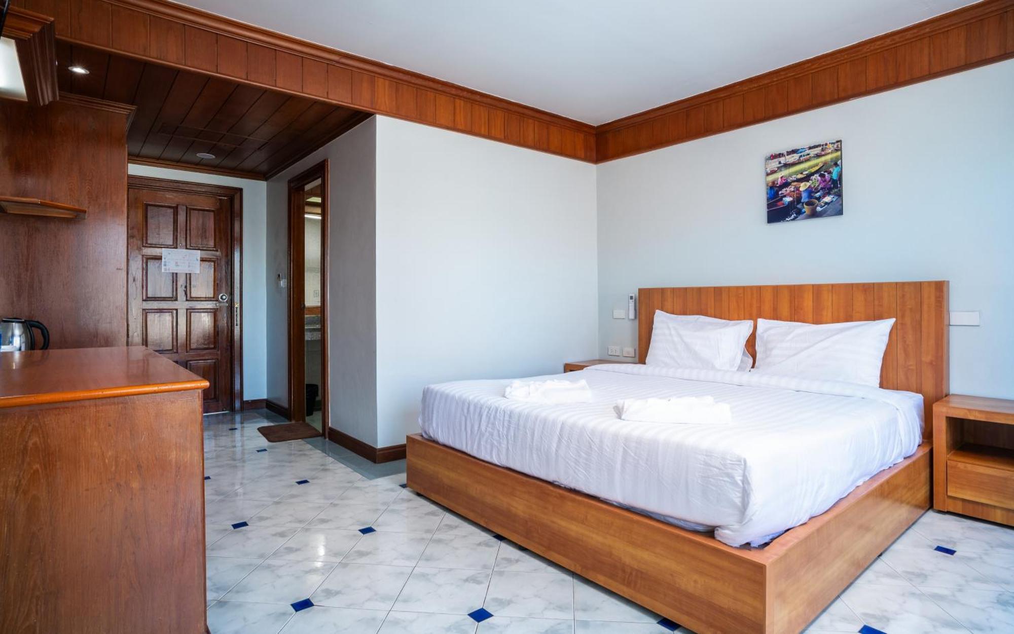 Gp House Phuket Patong Beach Esterno foto