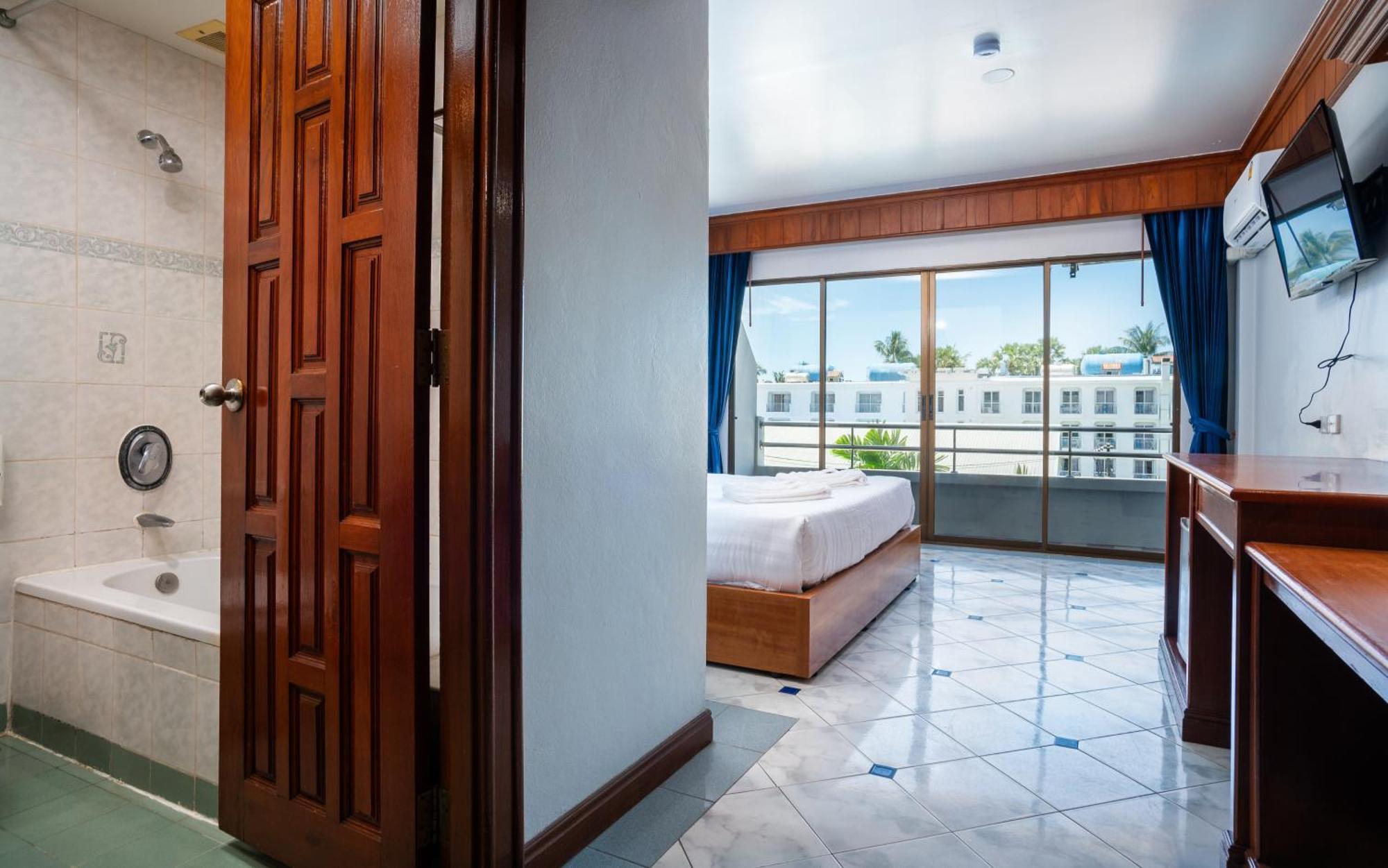 Gp House Phuket Patong Beach Esterno foto