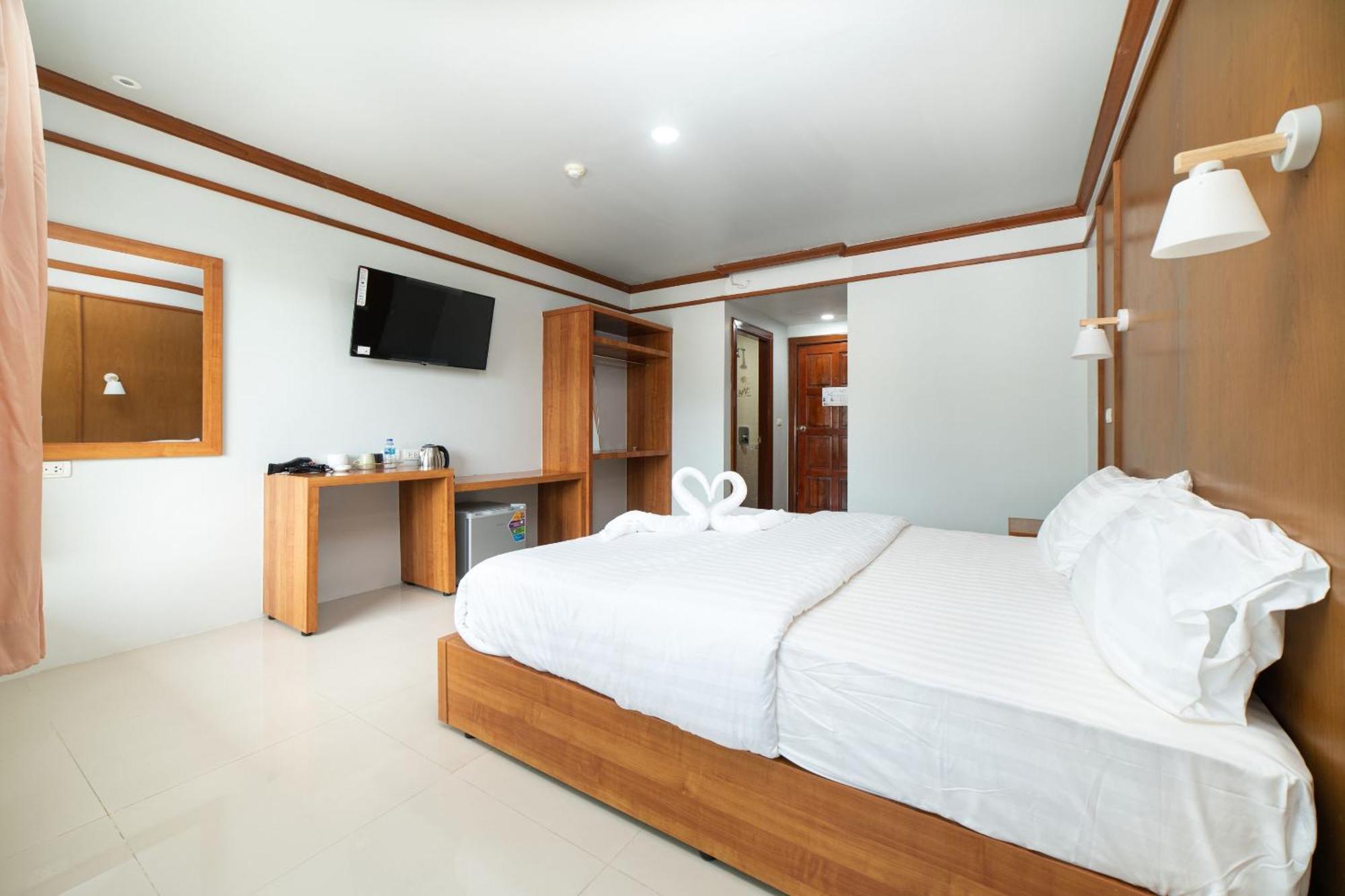 Gp House Phuket Patong Beach Esterno foto