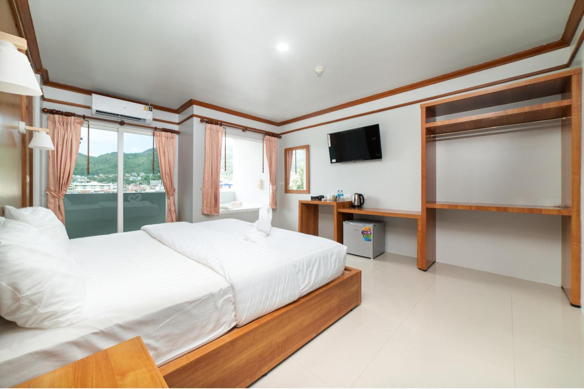 Gp House Phuket Patong Beach Esterno foto